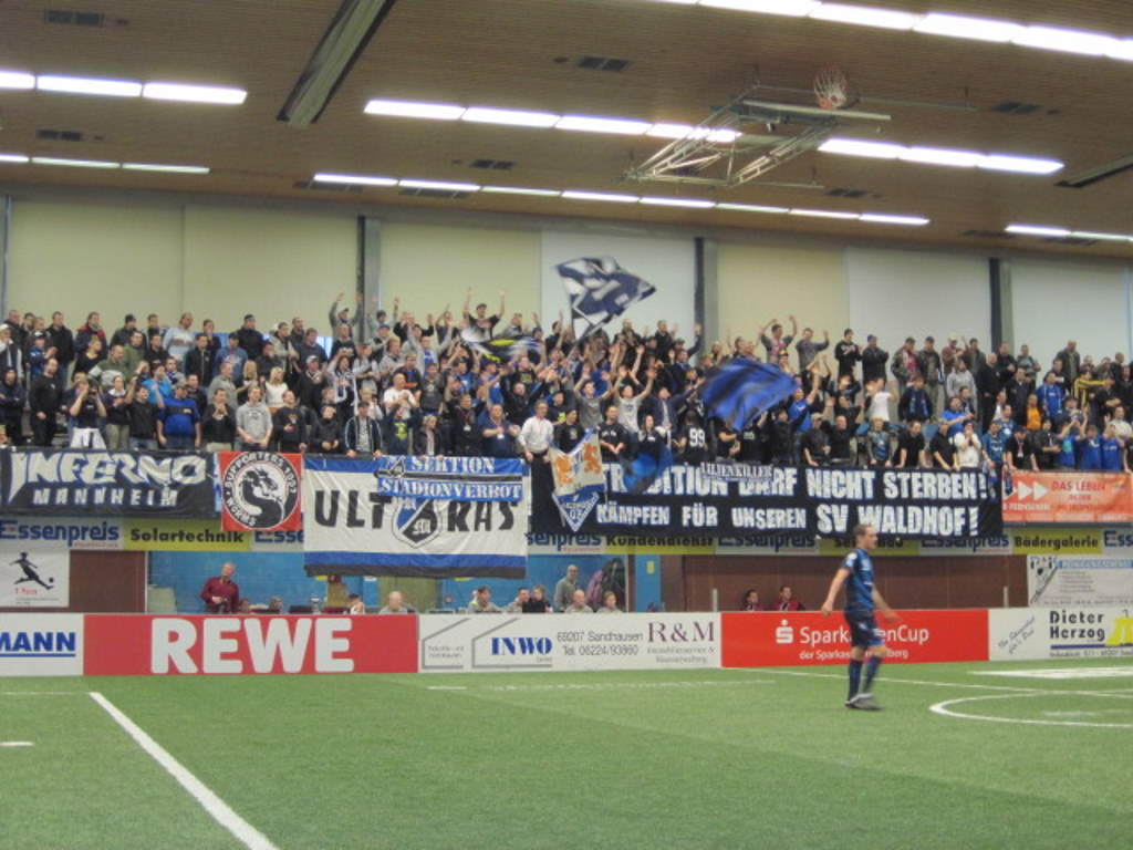 Sparkassen Cup 2009-2010 SVW Fans.jpg