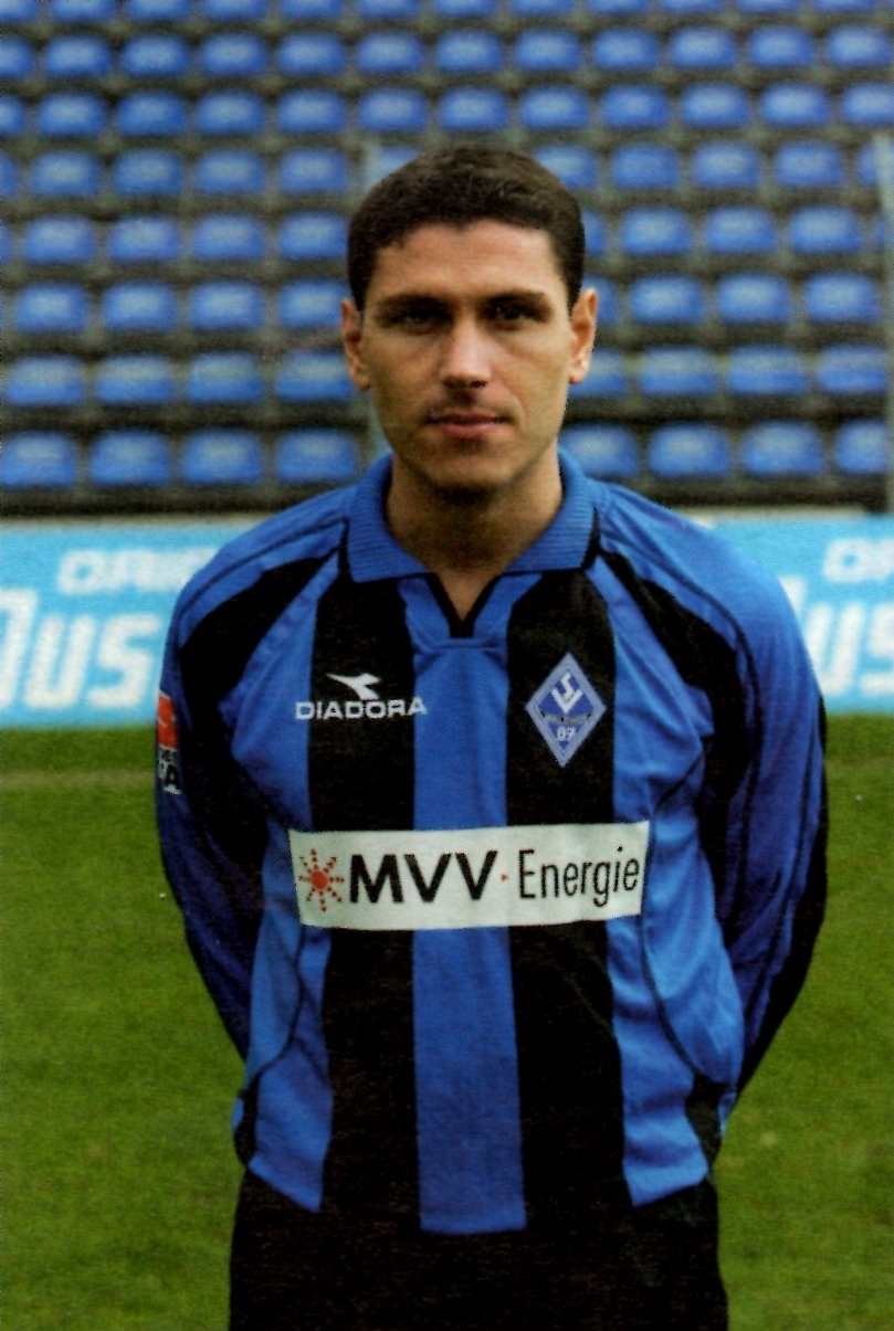 Erol Bekir 2002 03.jpg